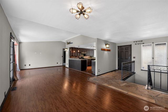 1531 Vista Drive, Puyallup, WA 98372