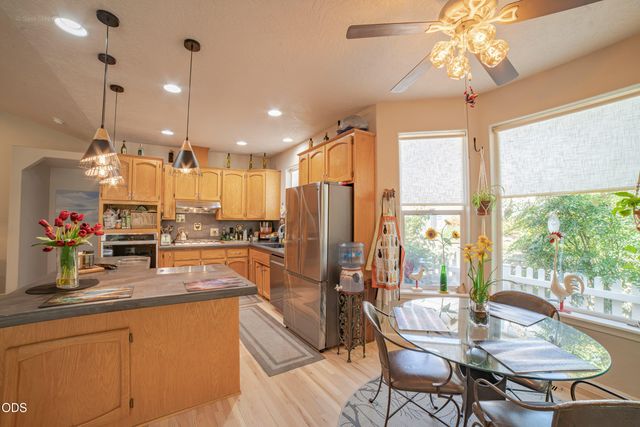 2398 Springbrook Road 5, Medford, OR 97504