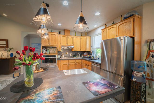 2398 Springbrook Road 5, Medford, OR 97504