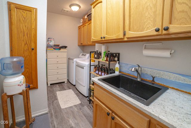 2398 Springbrook Road 5, Medford, OR 97504