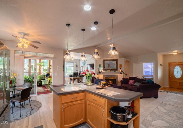 2398 Springbrook Road 5, Medford, OR 97504