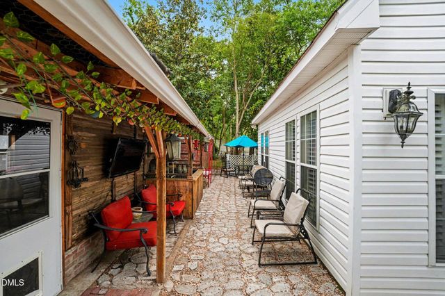 203 E Davis Street, Smithfield, NC 27577