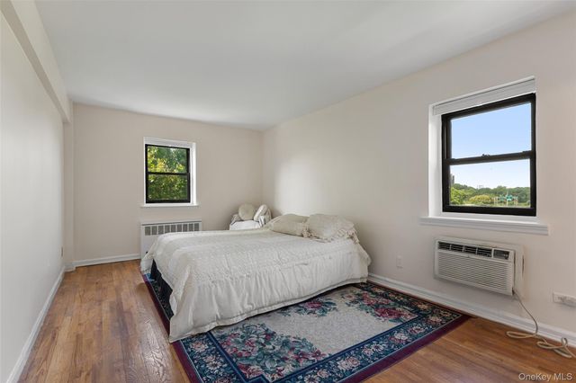 1910 Pelham Parkway S 5C, Bronx, NY 10461