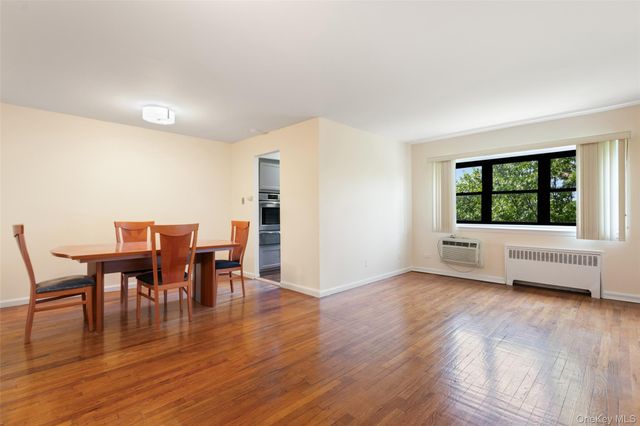 1910 Pelham Parkway S 5C, Bronx, NY 10461