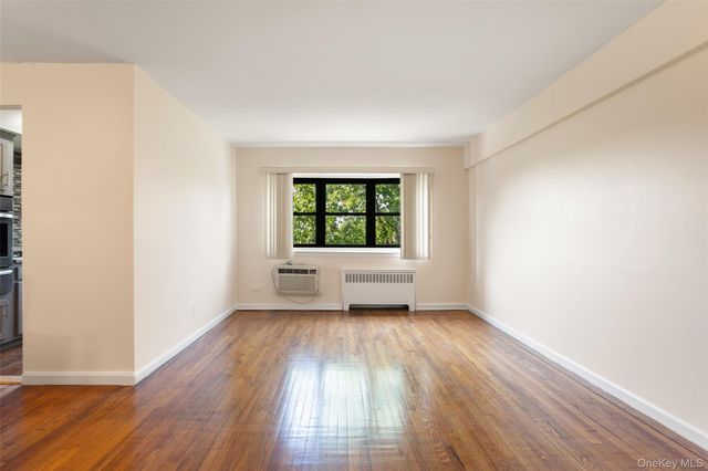 1910 Pelham Parkway S 5C, Bronx, NY 10461