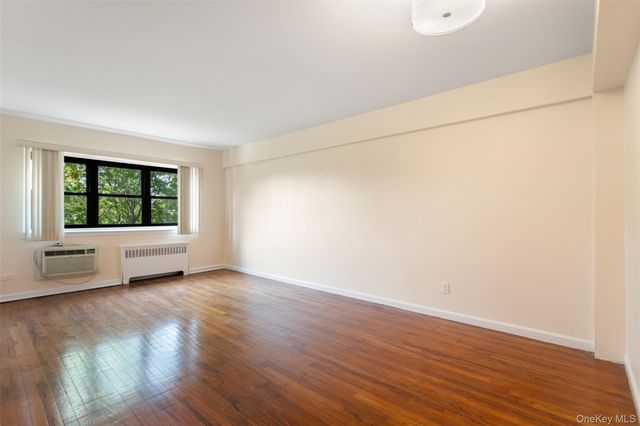 1910 Pelham Parkway S 5C, Bronx, NY 10461