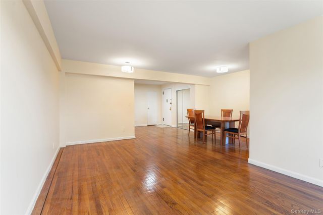 1910 Pelham Parkway S 5C, Bronx, NY 10461
