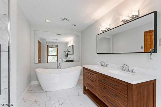 30 Ranney Rd, Washington Twp., NJ 07853