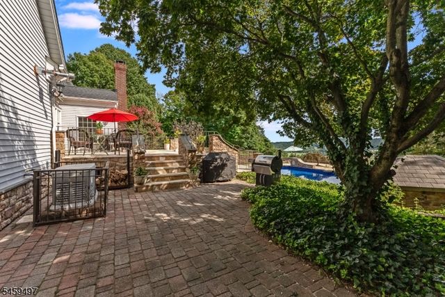 30 Ranney Rd, Washington Twp., NJ 07853