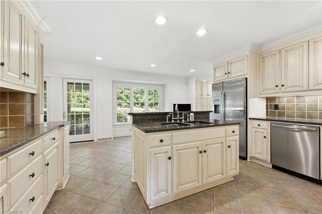 3 Bryan Court, Greensboro, NC 27408