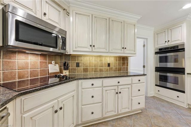 3 Bryan Court, Greensboro, NC 27408