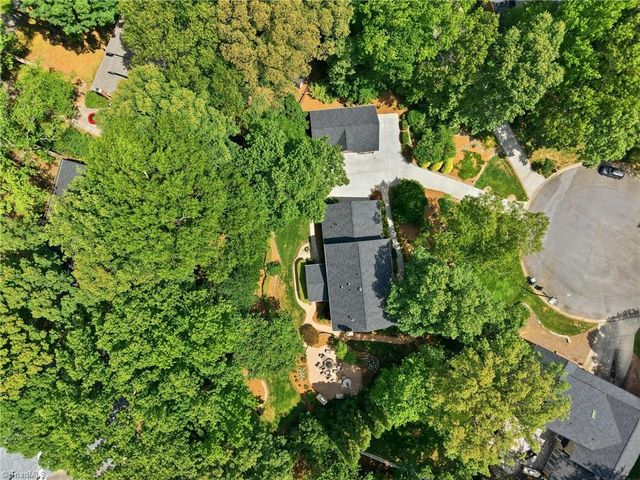 3 Bryan Court, Greensboro, NC 27408
