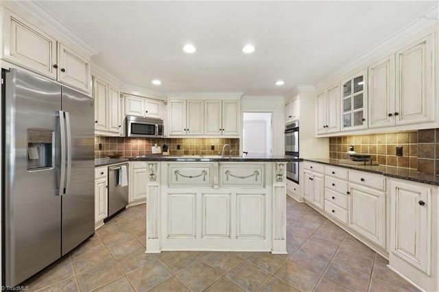 3 Bryan Court, Greensboro, NC 27408