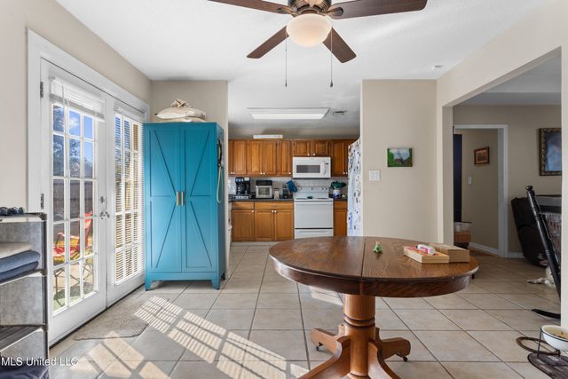 11536 Bayou Place, Ocean Springs, MS 39564