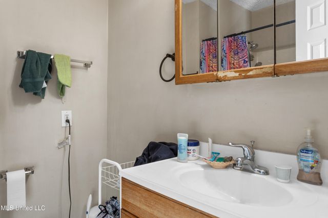 11536 Bayou Place, Ocean Springs, MS 39564