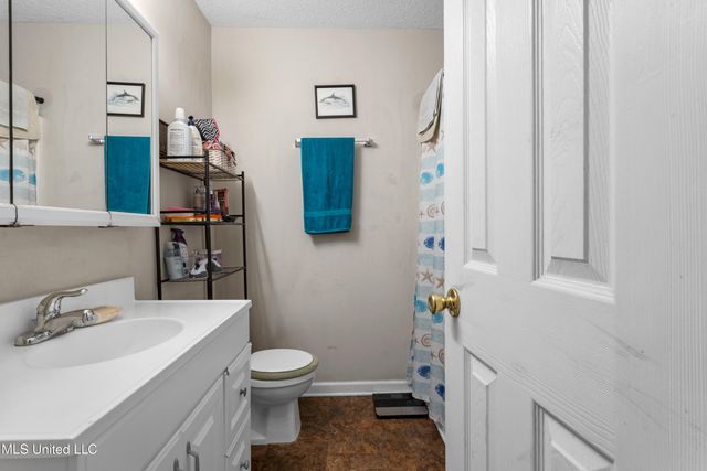 11536 Bayou Place, Ocean Springs, MS 39564