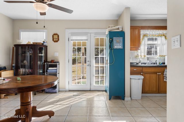 11536 Bayou Place, Ocean Springs, MS 39564