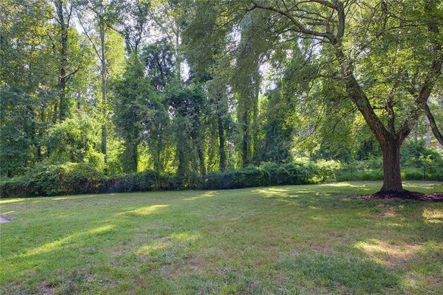 949 Tranquil Drive, Austell, GA 30106