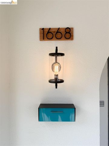 1668 Arch St, Berkeley, CA 94709