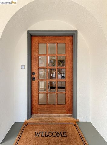 1668 Arch St, Berkeley, CA 94709