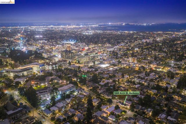 1668 Arch St, Berkeley, CA 94709