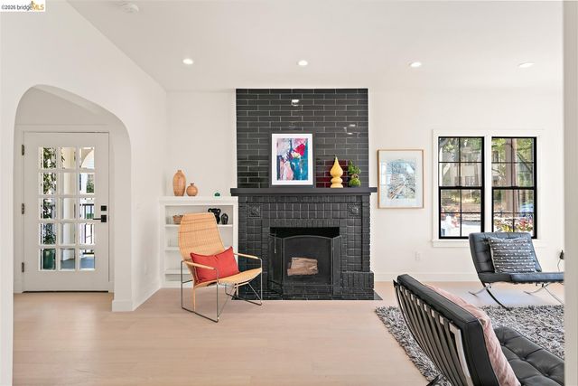 1668 Arch St, Berkeley, CA 94709