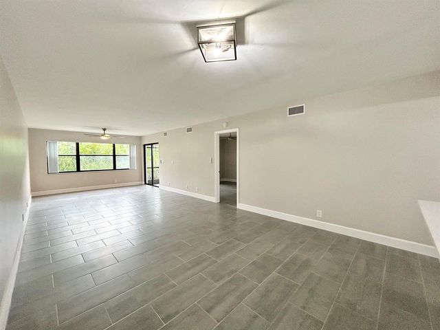7681 Tahiti Lane 102, Lake Worth, FL 33467