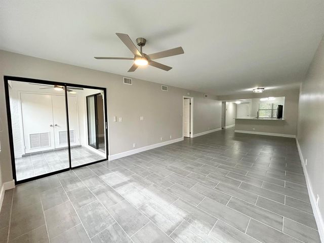 7681 Tahiti Lane 102, Lake Worth, FL 33467