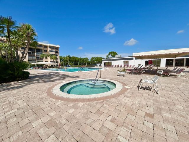 7681 Tahiti Lane 102, Lake Worth, FL 33467