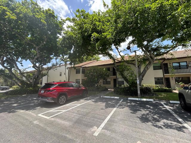 7681 Tahiti Lane 102, Lake Worth, FL 33467