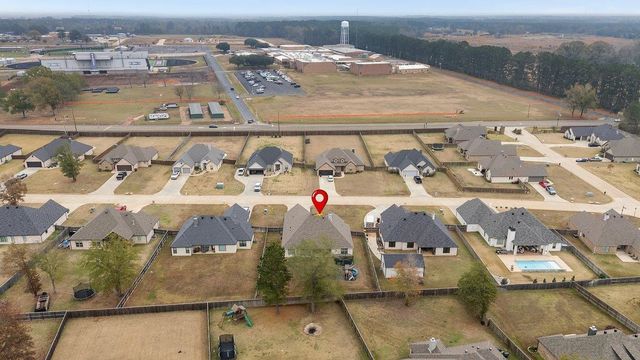 113 Saddle Brook Cir, Hallsville, TX 75650
