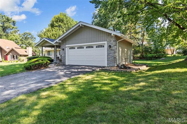 4 Nantua Court, Lake St Louis, MO 63367