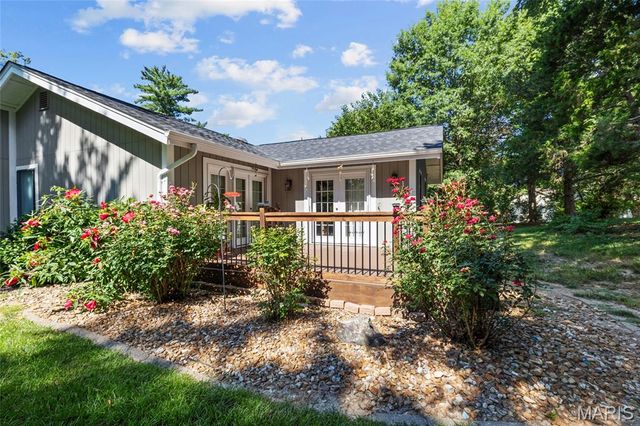 4 Nantua Court, Lake St Louis, MO 63367