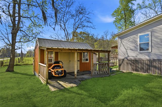 88 County Road 1333, Liberty, TX 77575