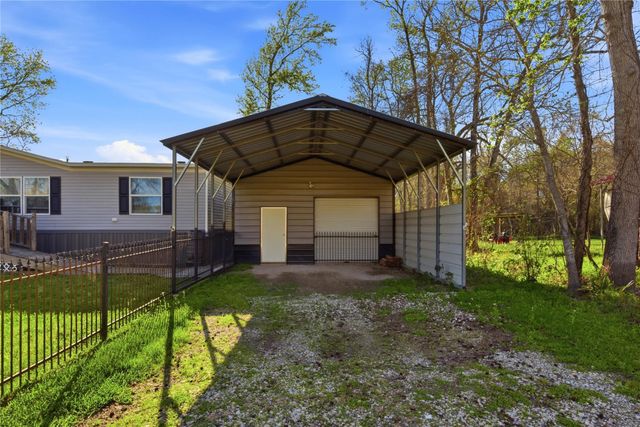 88 County Road 1333, Liberty, TX 77575