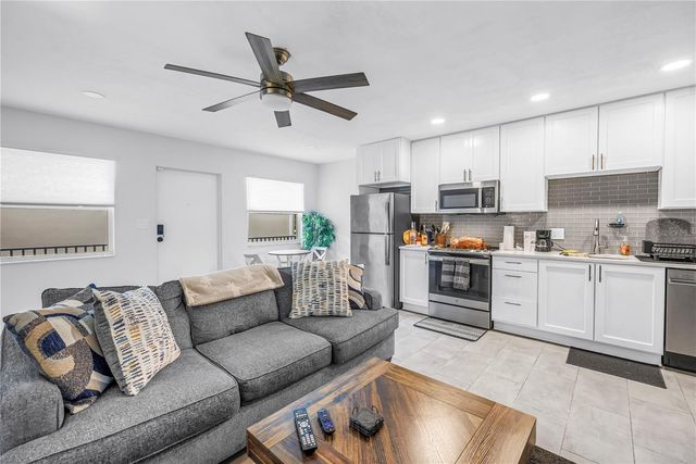 555 3RD STREET N 13, St Petersburg, FL 33701