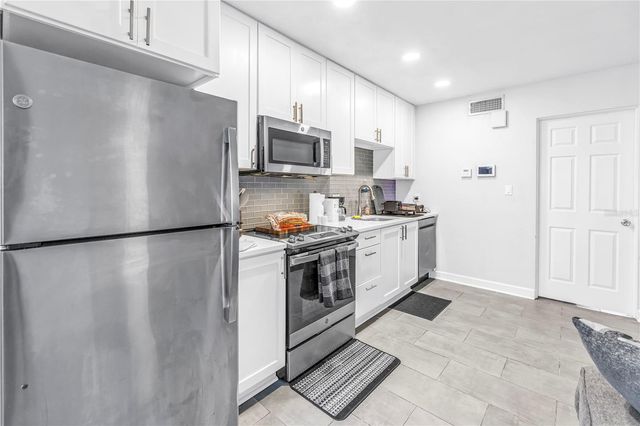 555 3RD STREET N 13, St Petersburg, FL 33701