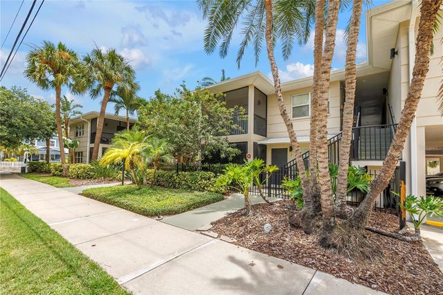 555 3RD STREET N 13, St Petersburg, FL 33701