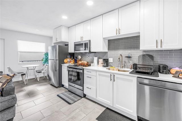 555 3RD STREET N 13, St Petersburg, FL 33701