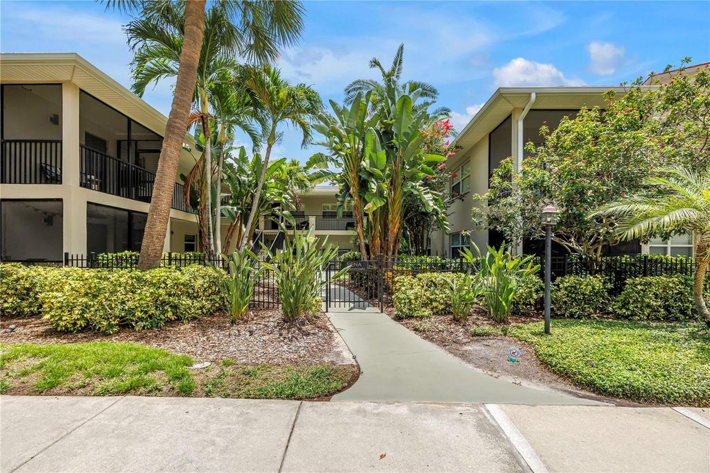 555 3RD STREET N 13, St Petersburg, FL 33701