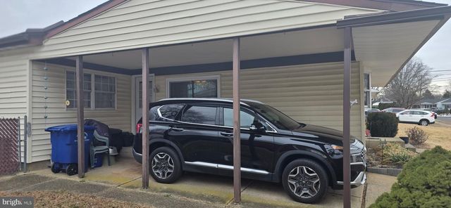 27 INDIAN QUEEN LN, Maple Shade, NJ 08052