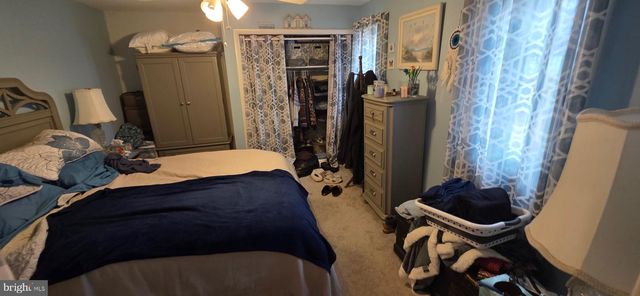 27 INDIAN QUEEN LN, Maple Shade, NJ 08052