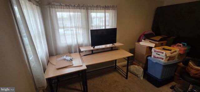 27 INDIAN QUEEN LN, Maple Shade, NJ 08052