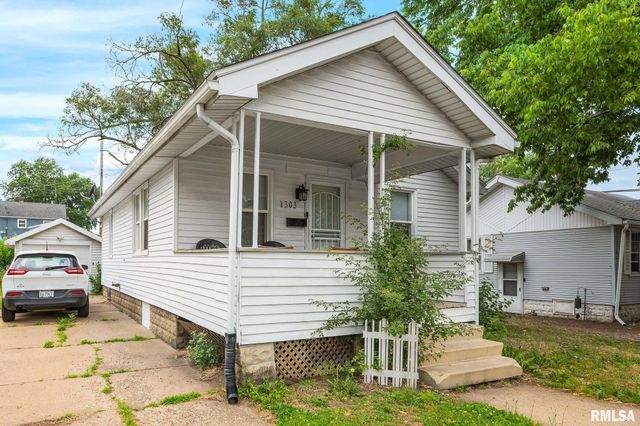 1303 S 7TH Street, Pekin, IL 61554