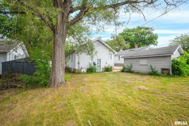 1303 S 7TH Street, Pekin, IL 61554