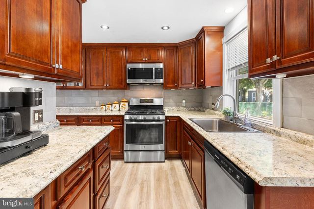 539 E SCENIC RD, Springfield, PA 19064