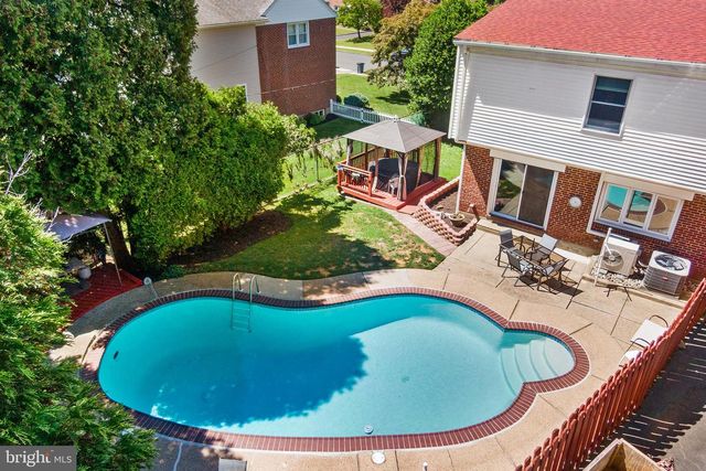 539 E SCENIC RD, Springfield, PA 19064