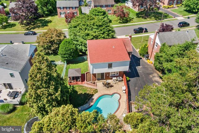 539 E SCENIC RD, Springfield, PA 19064