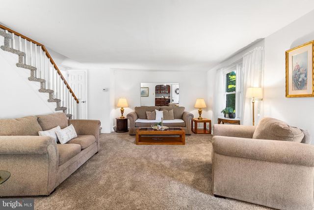 539 E SCENIC RD, Springfield, PA 19064