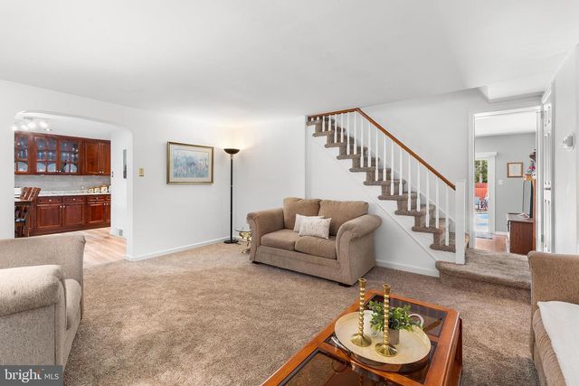 539 E SCENIC RD, Springfield, PA 19064